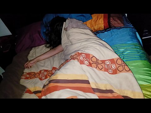 ❤️ ناتنی در حالی که نامادری جوانش را می خوابد سرزنش می کند. ☑ سوپر سکس در fa.hotpornphotos.ru ❌️❤